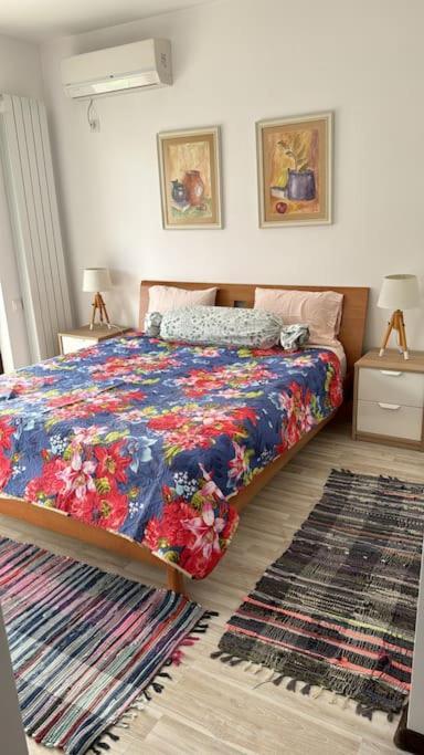 Kazanlak Large Guest House Apartment Near The Center With Full Kitchen & Dining Room, King Beds, Garden Patio, Free Parking & Self Check-In Esterno foto
