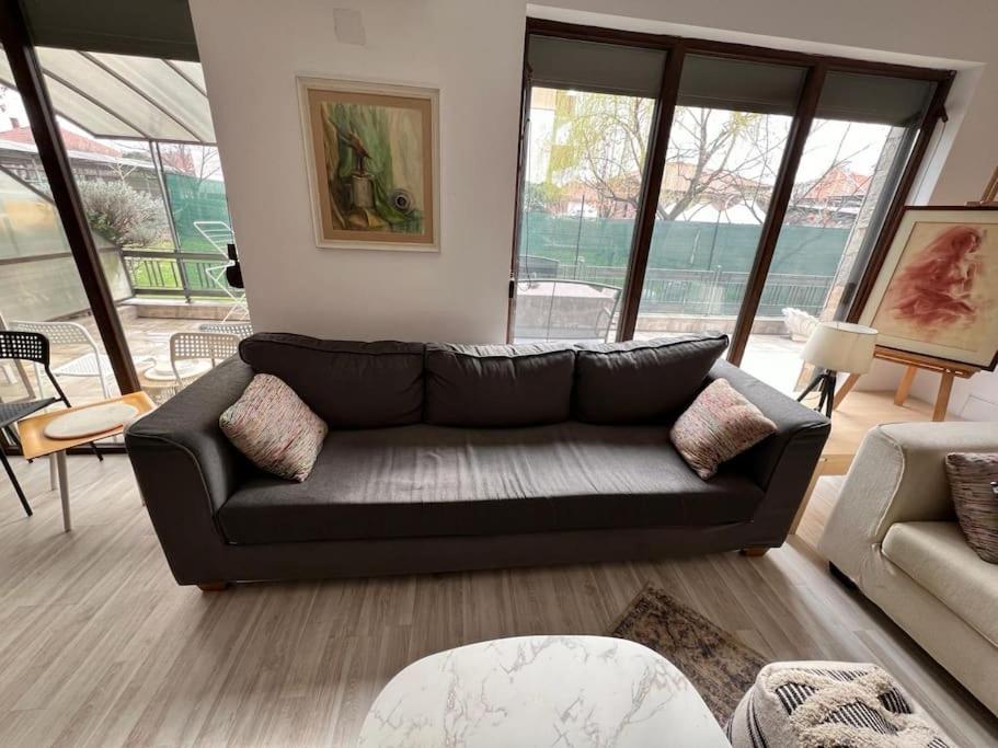 Kazanlak Large Guest House Apartment Near The Center With Full Kitchen & Dining Room, King Beds, Garden Patio, Free Parking & Self Check-In Esterno foto