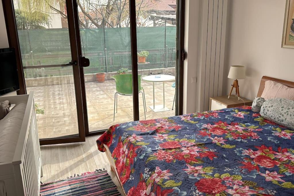 Kazanlak Large Guest House Apartment Near The Center With Full Kitchen & Dining Room, King Beds, Garden Patio, Free Parking & Self Check-In Esterno foto